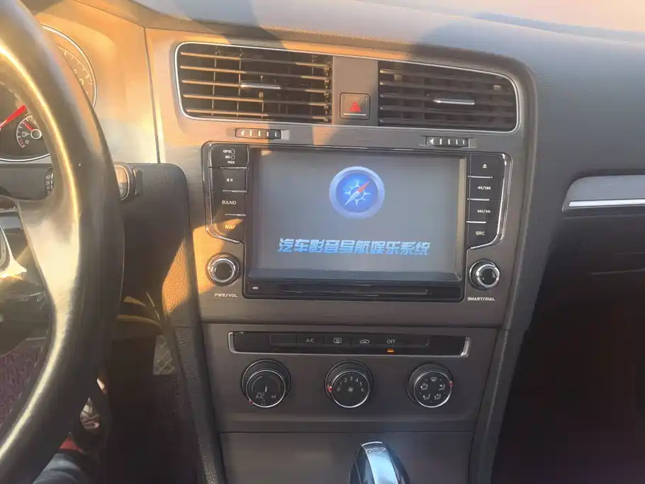 Volkswagen Golf — миниатюра 13