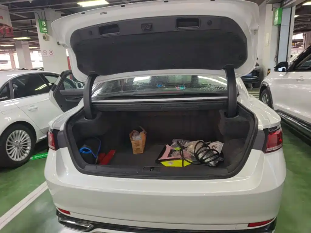 Geely Borui Hybrid — миниатюра 19