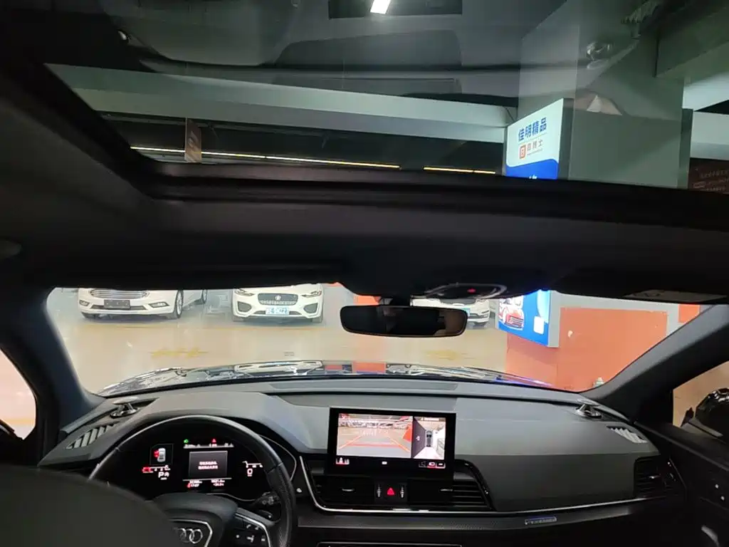 Audi Q5L Sportback — миниатюра 18