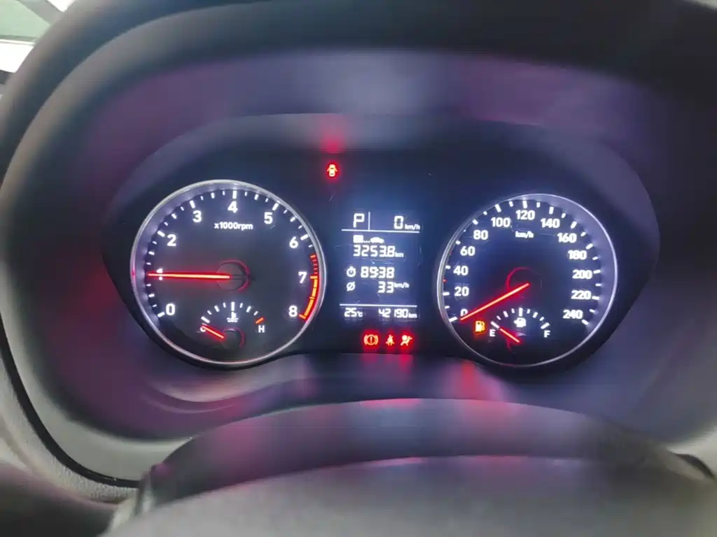 Hyundai Elantra — миниатюра 12