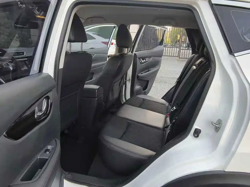Nissan Qashqai — миниатюра 8