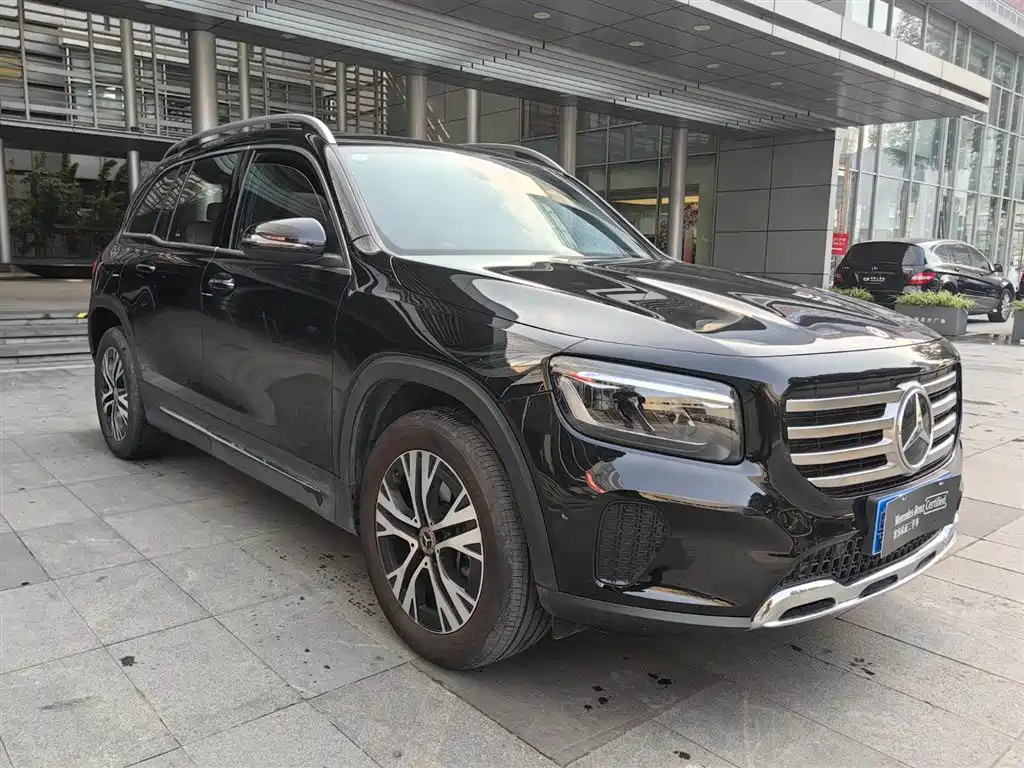 MERCEDES-BENZ GLB