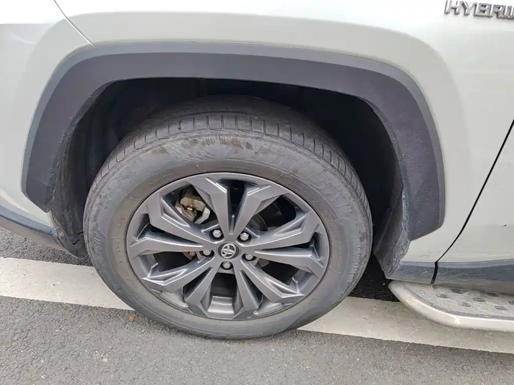 Toyota RAV4 — миниатюра 23