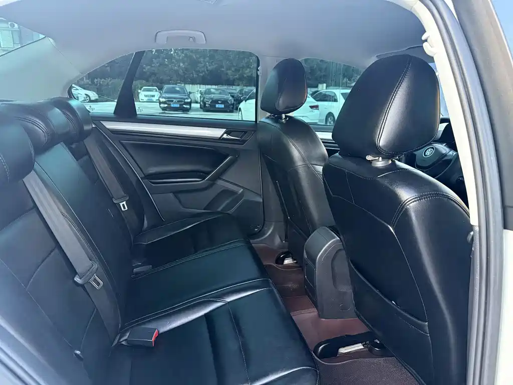 Volkswagen Bora — миниатюра 6