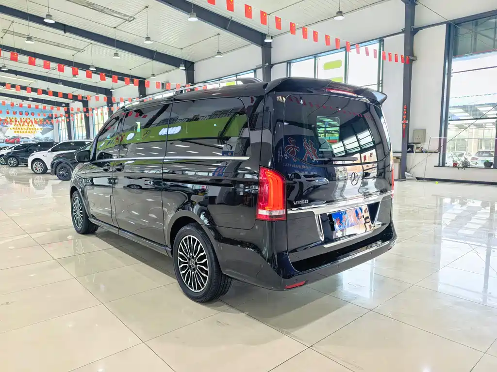 Mercedes-Benz V-Class — миниатюра 19