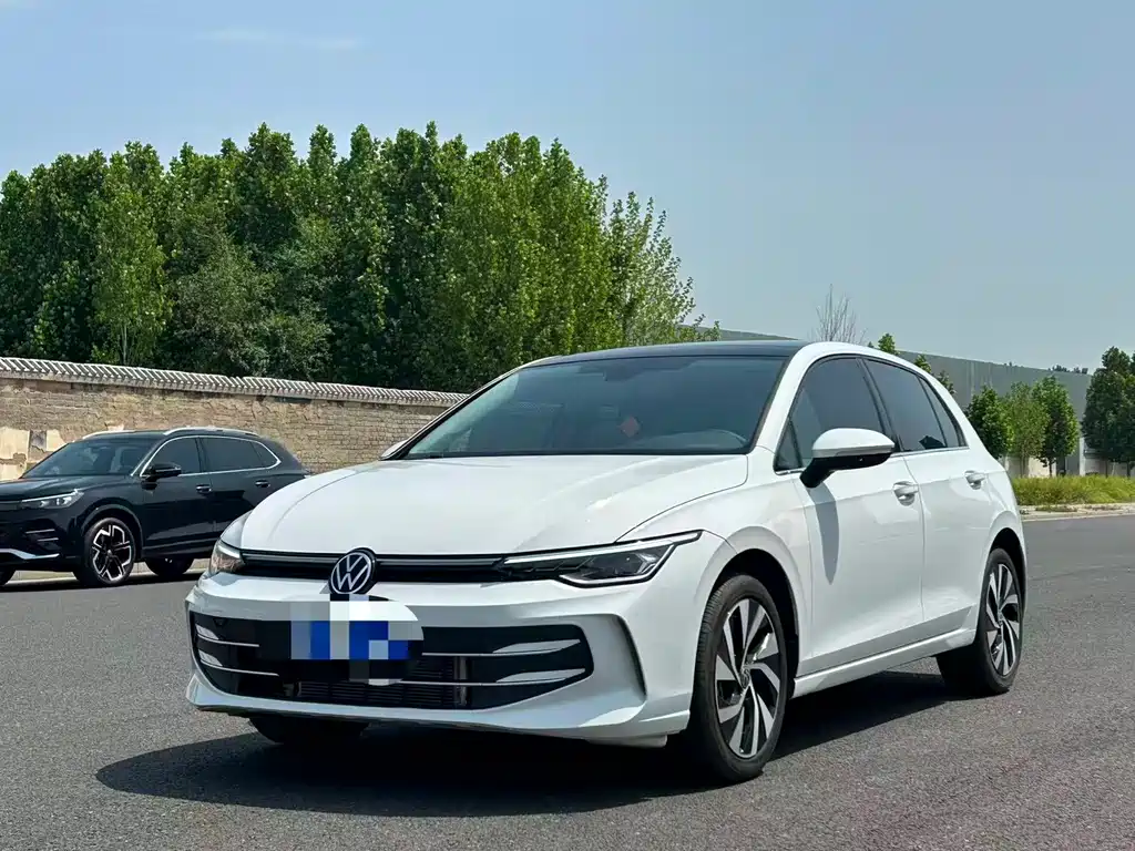 Volkswagen Golf 2025