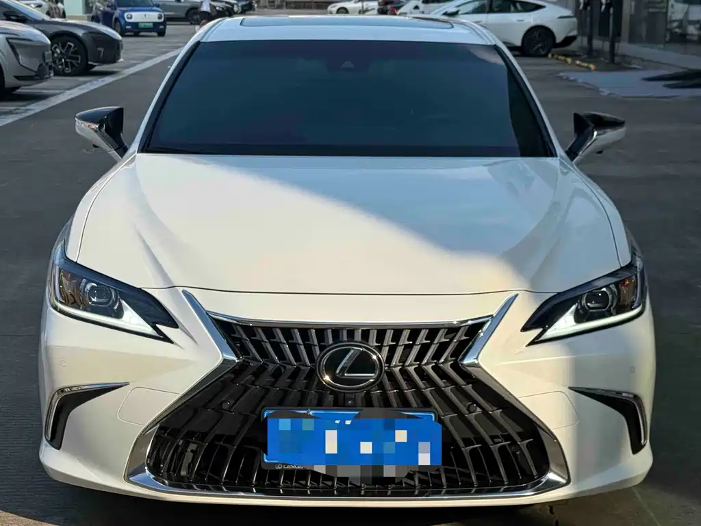 Lexus ES — миниатюра 2