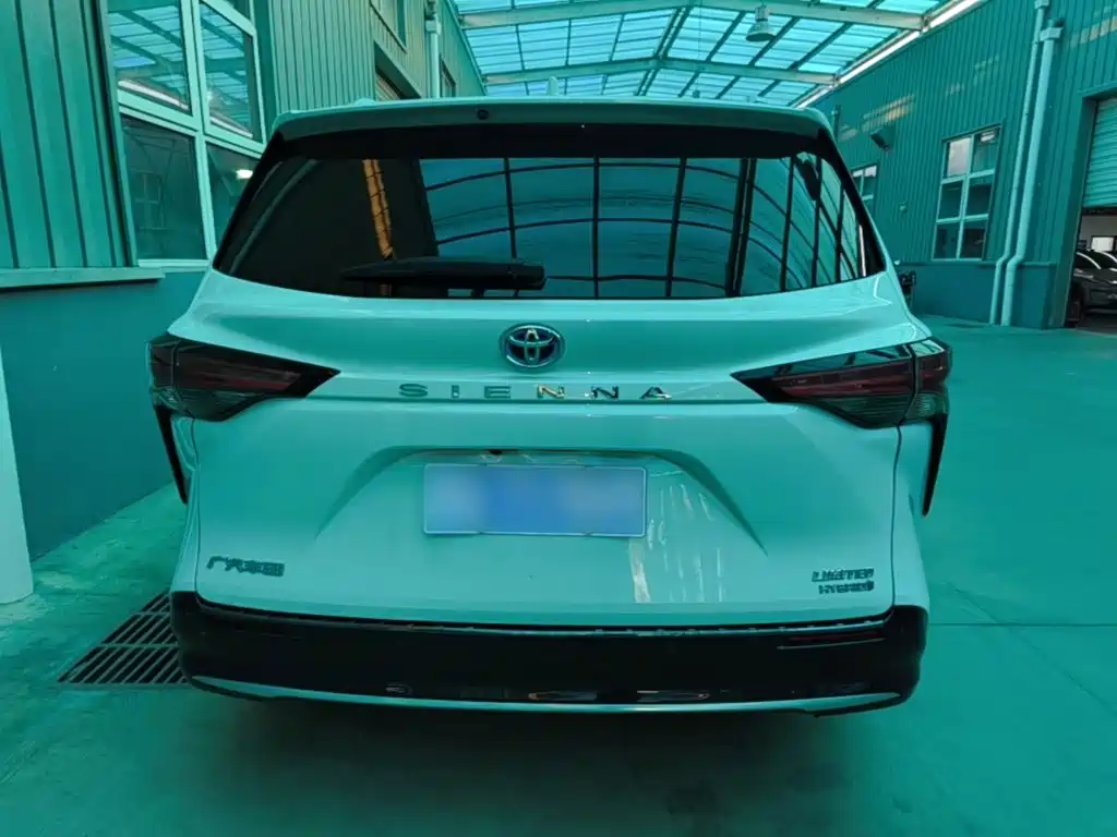Toyota Sienna — миниатюра 6
