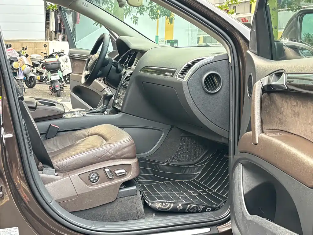Audi Q7 — миниатюра 10