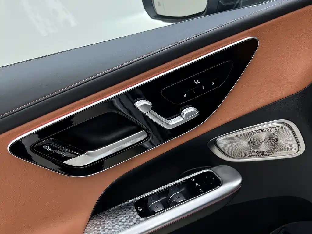 Mercedes-Benz GLC 2025 GLC 300 L 4MATIC Luxury 5 мест