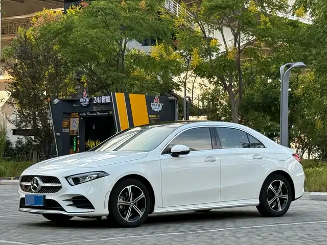 MERCEDES-BENZ  A CLASS 2022