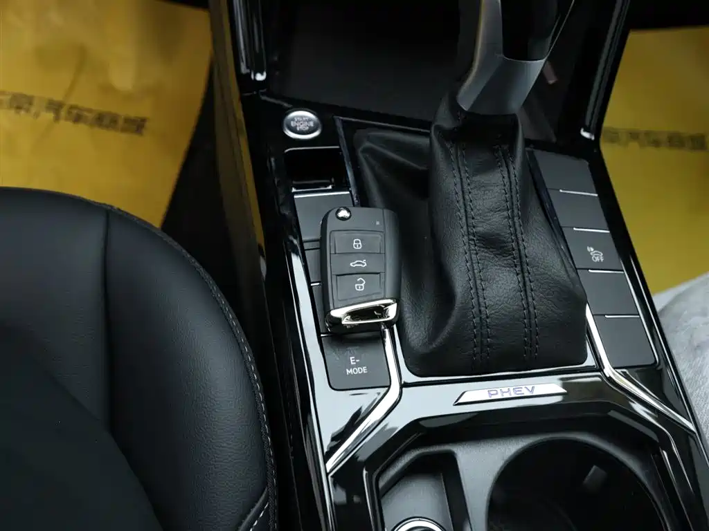 VOLKSWAGEN PASSAT NEW ENERGY