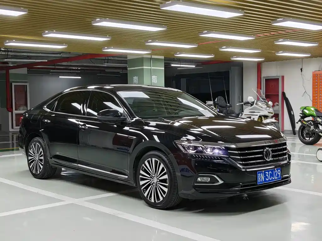 Volkswagen Passat 2019 330TSI Luxury VI