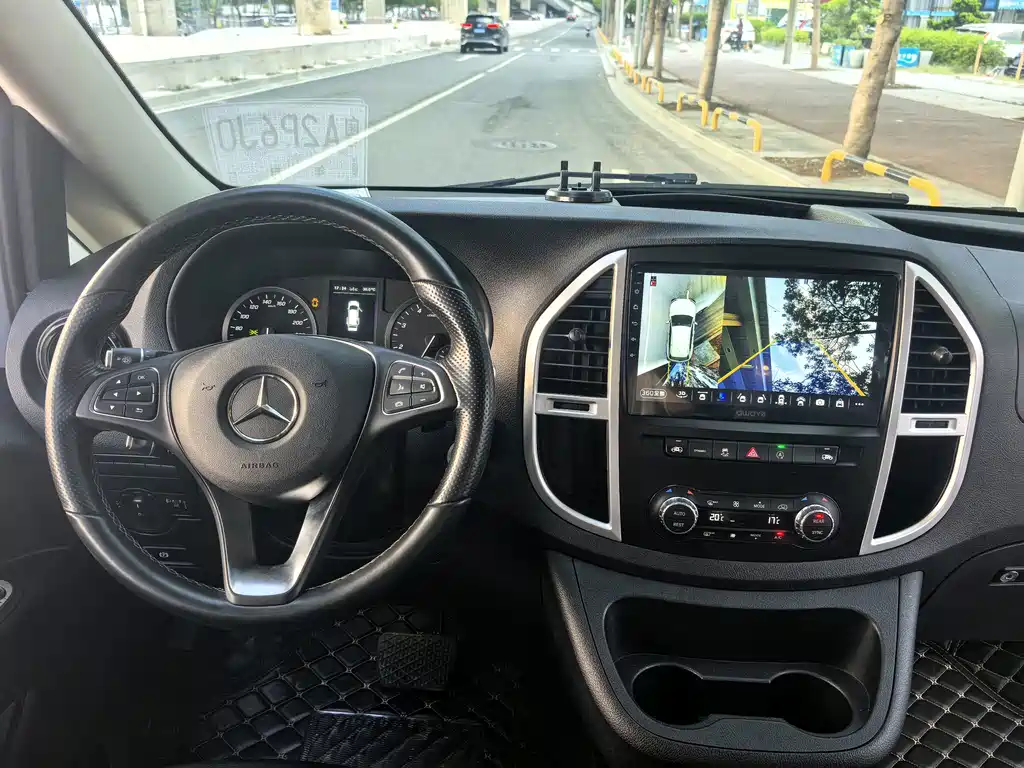Mercedes-Benz Vito — миниатюра 11