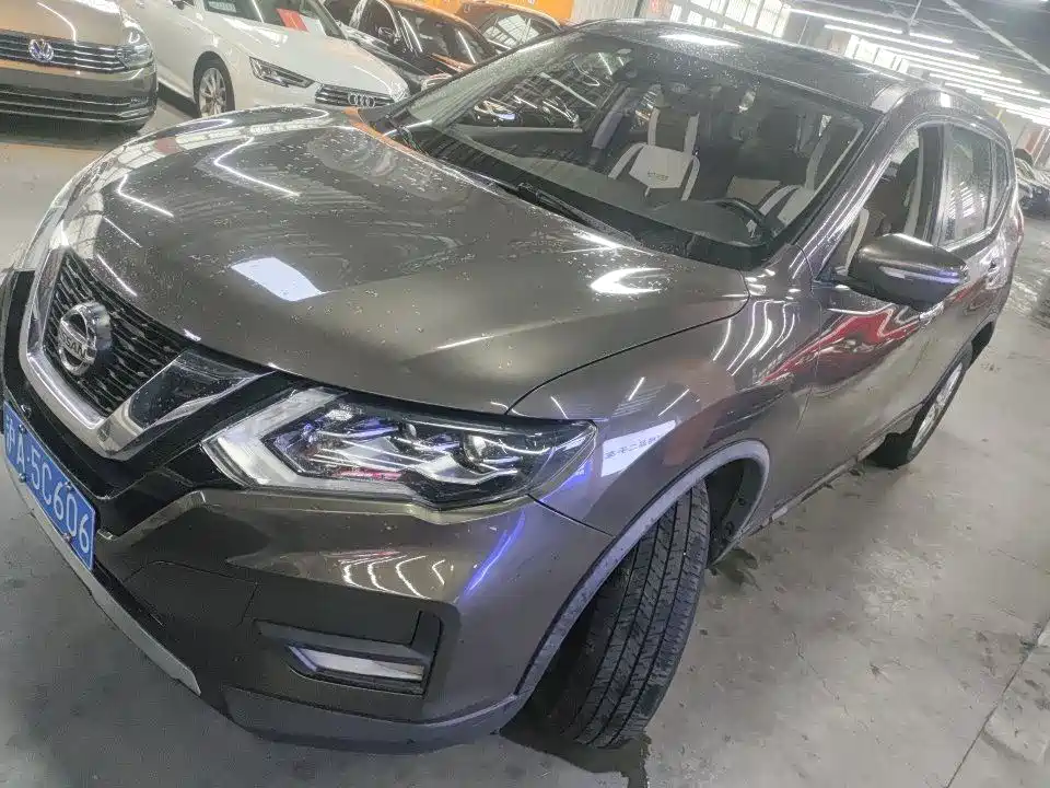 Купить Nissan X-Trail