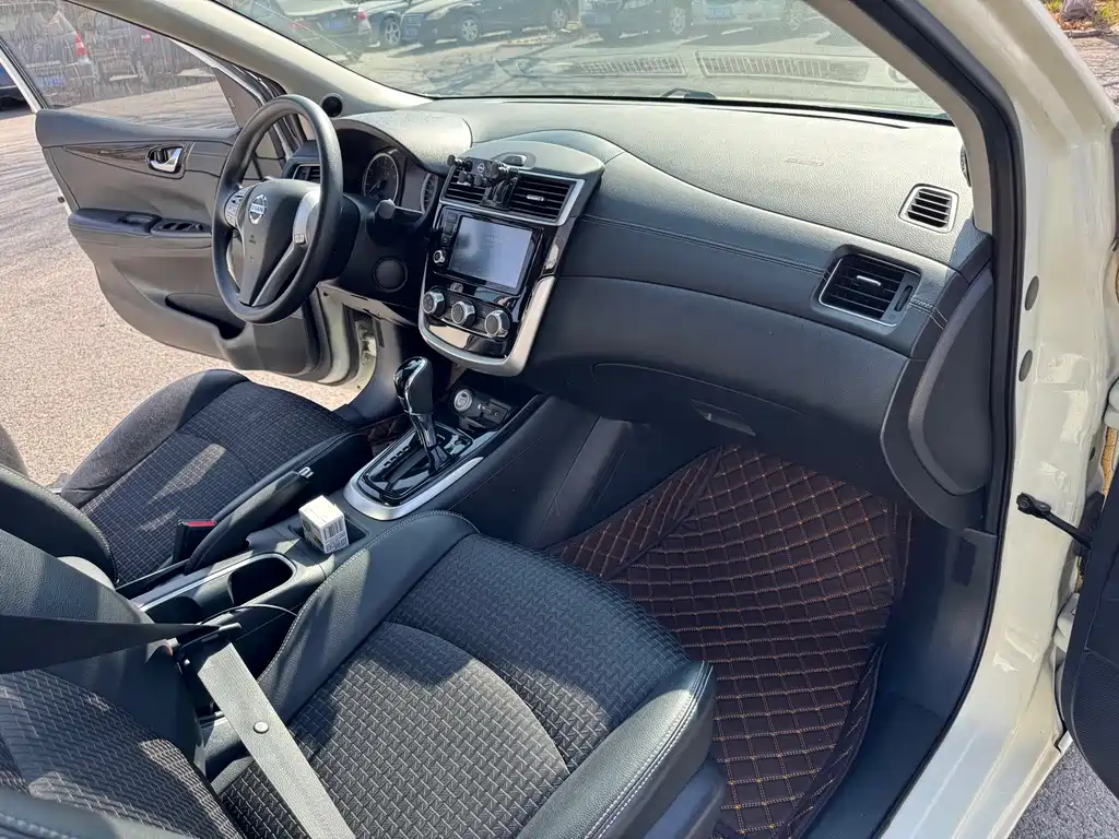 Nissan Tiida 1.6L CVT Smart Supreme Edition, фото 17