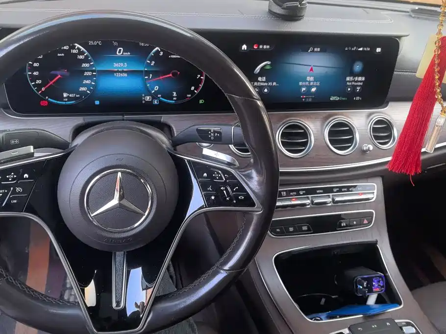 Mercedes-Benz E-Class — миниатюра 12