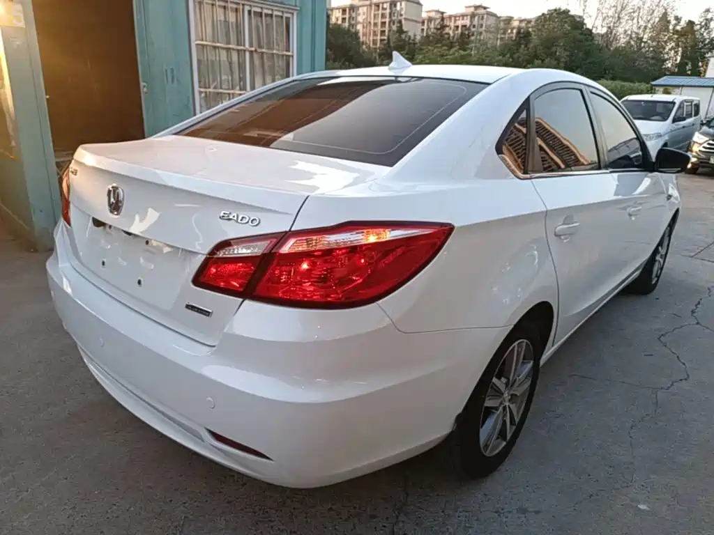 Changan Eado — миниатюра 7