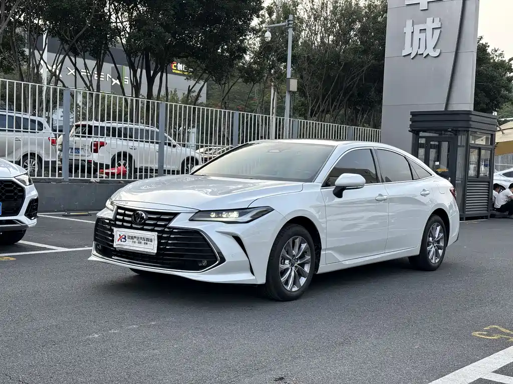 Купить Toyota Avalon