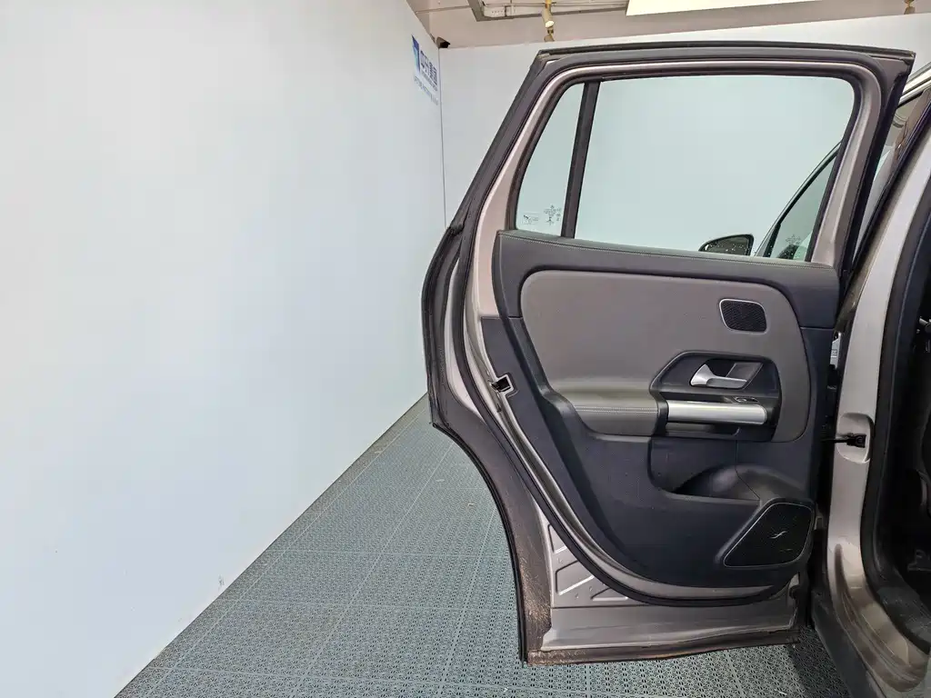 Mercedes-Benz EQA — миниатюра 14