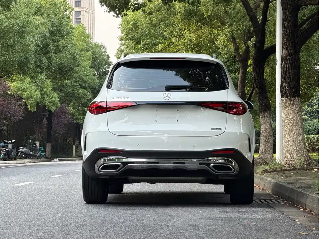 Mercedes-Benz GLC 2023 GLC 260 L 4MATIC 5 мест