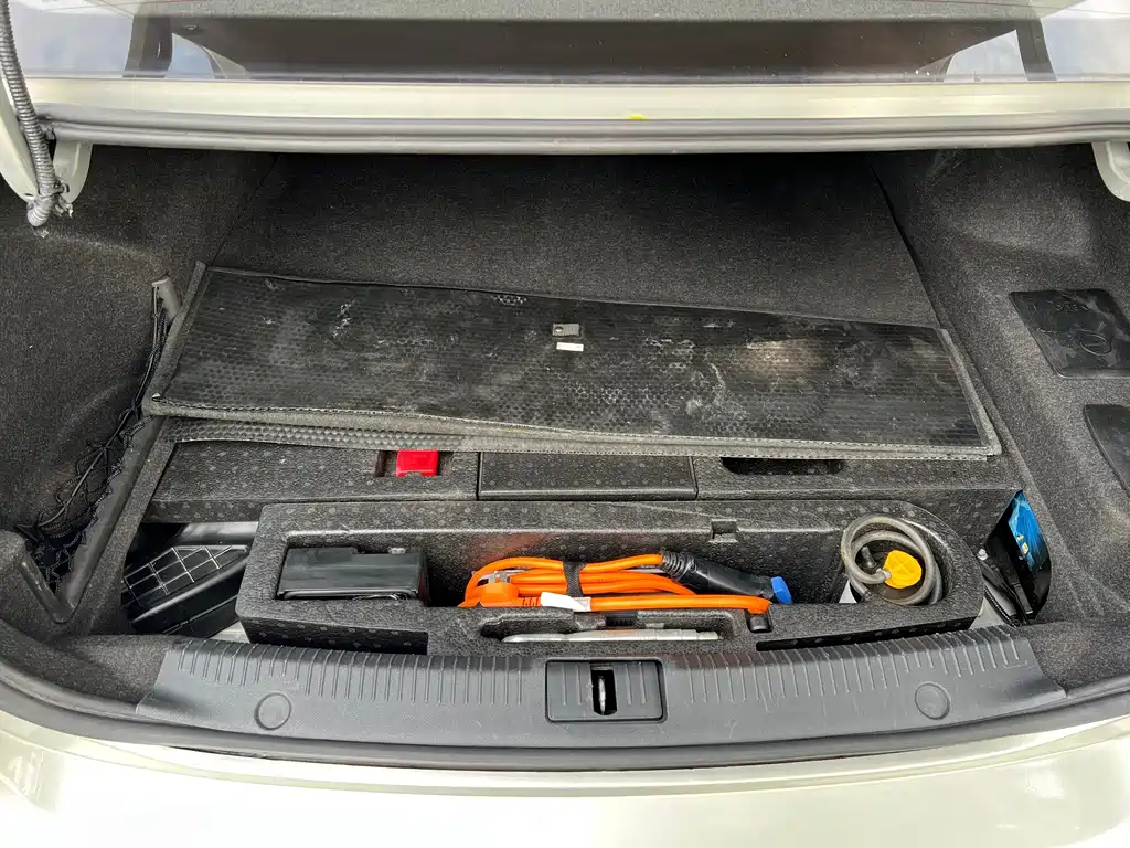 Roewe i6 New Energy — миниатюра 16