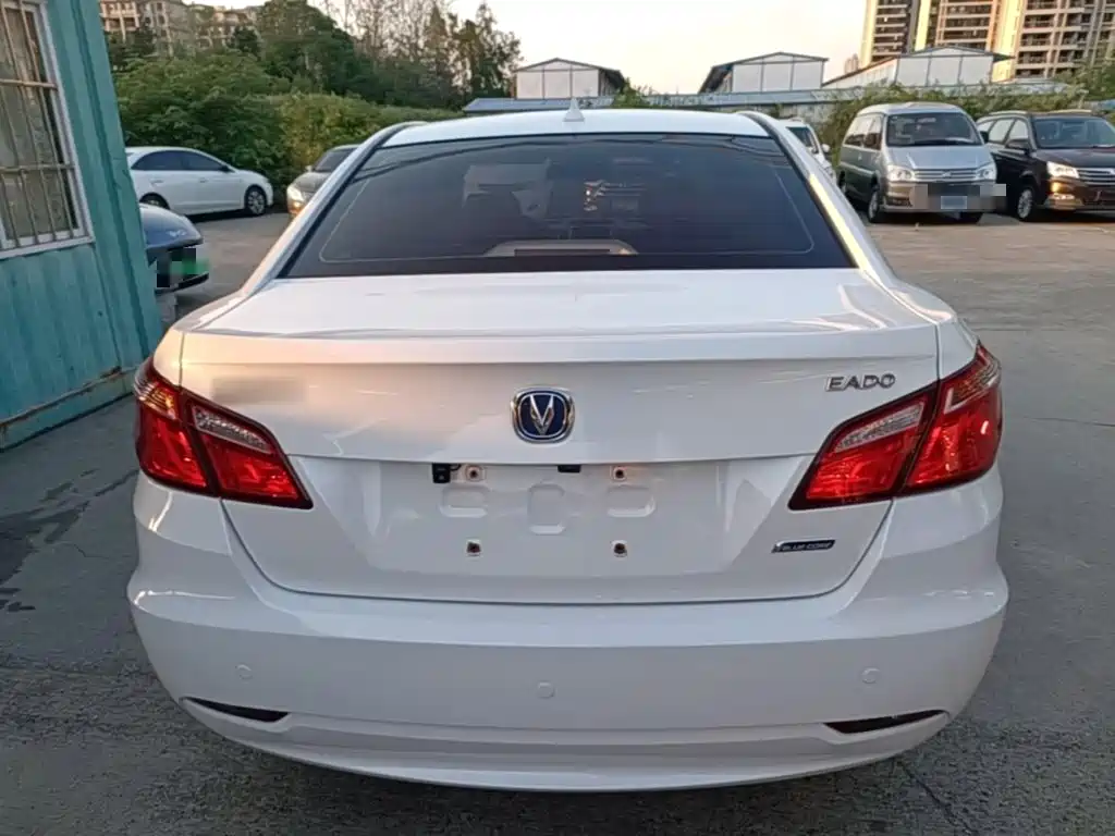 Changan Eado — миниатюра 6