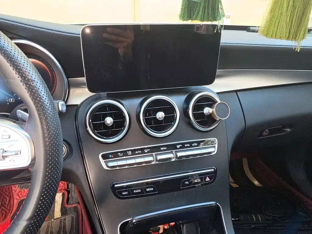 Mercedes-Benz C-Class — миниатюра 6