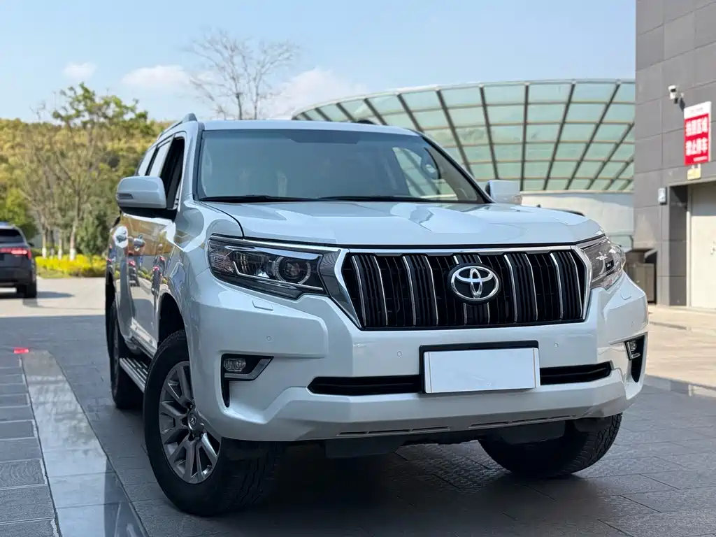 TOYOTA PRADO