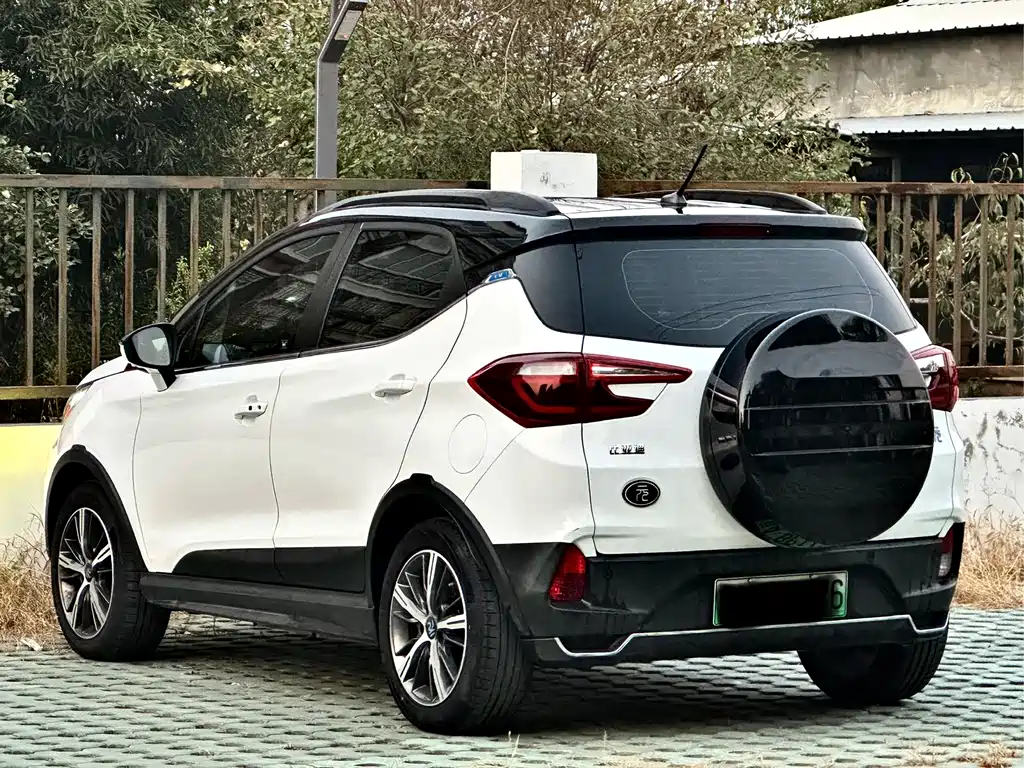 BYD Yuan EV — миниатюра 6