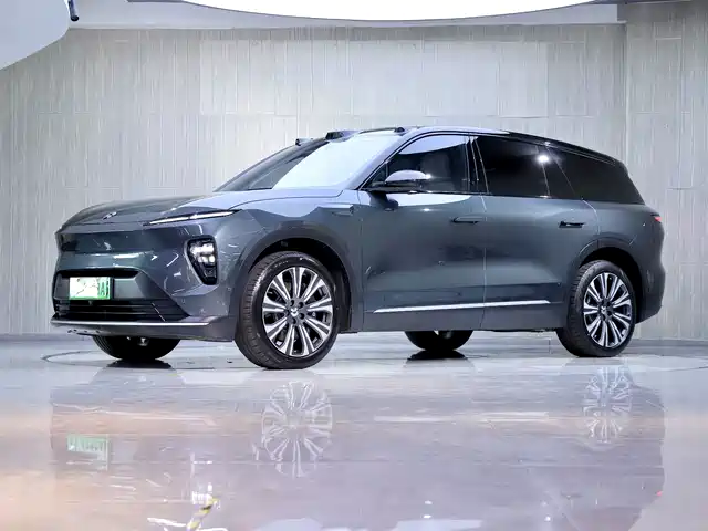 NIO ES8