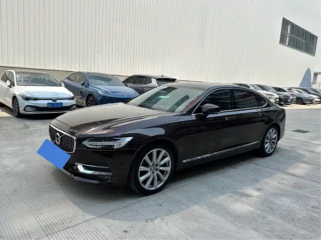 Volvo S90