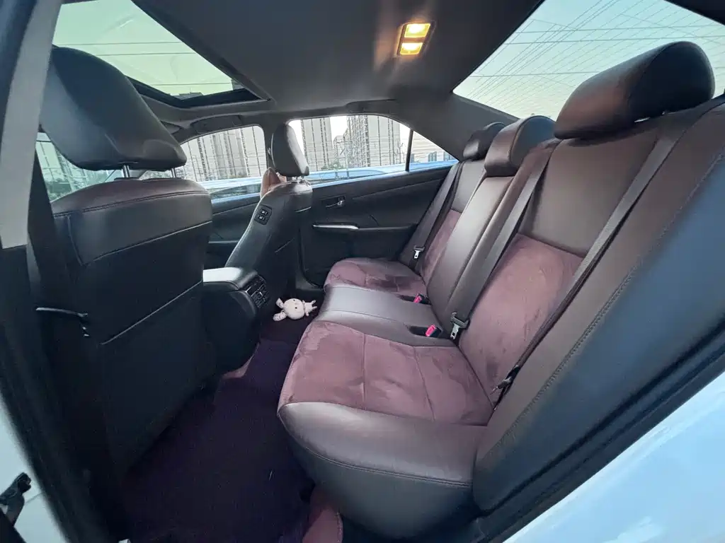 Toyota Camry — миниатюра 13