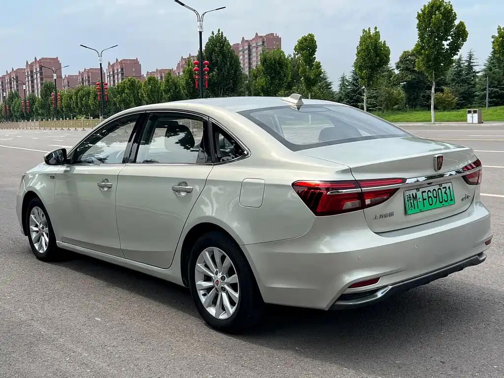 Roewe i6 New Energy — миниатюра 7