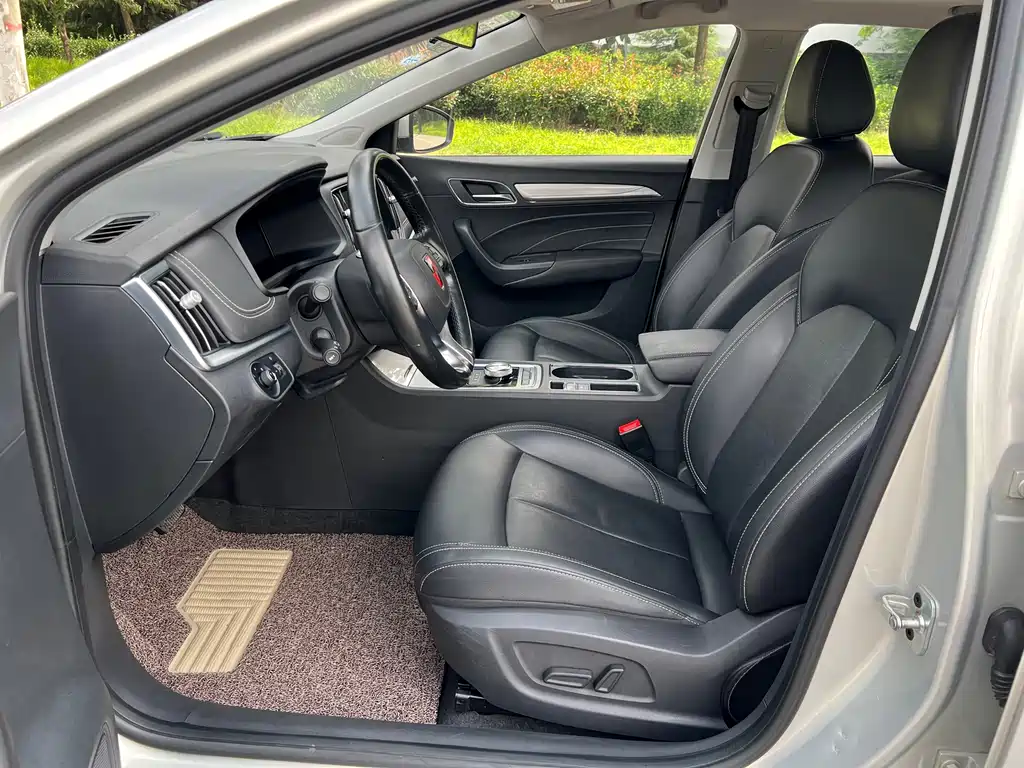 Roewe i6 New Energy — миниатюра 12