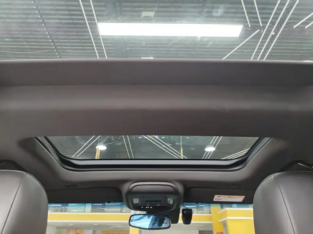 Cadillac CT5 — миниатюра 18