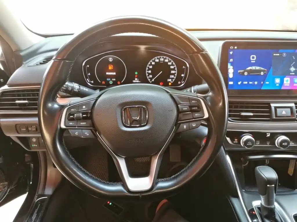 Honda Accord — миниатюра 11
