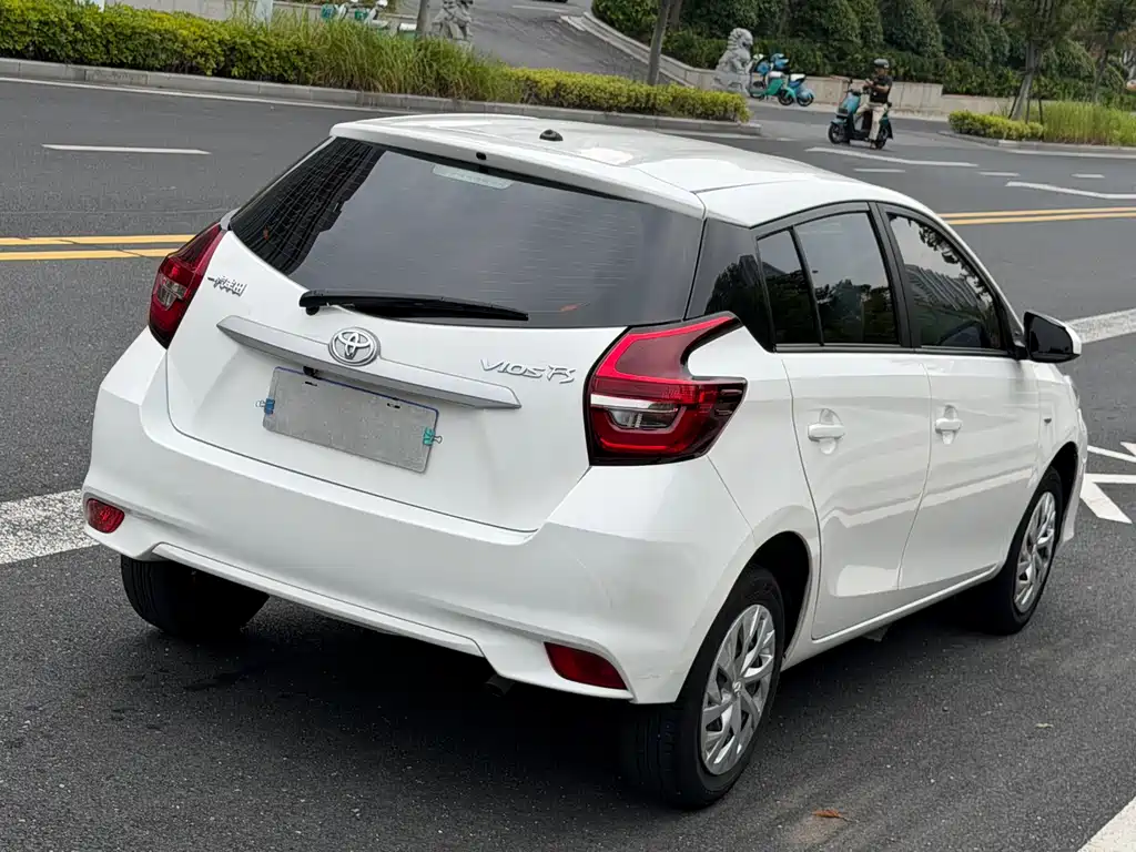 Toyota Vios FS — миниатюра 6