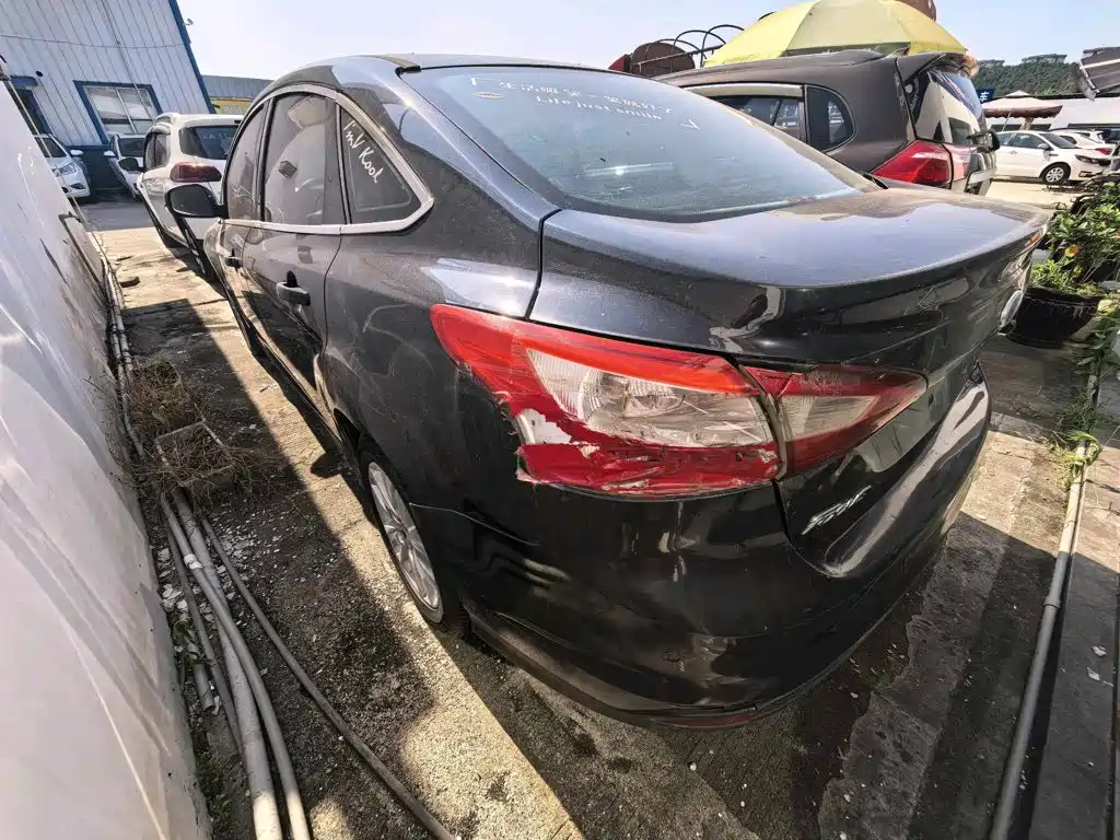 Ford Focus 2012 1.6L MT Comfort