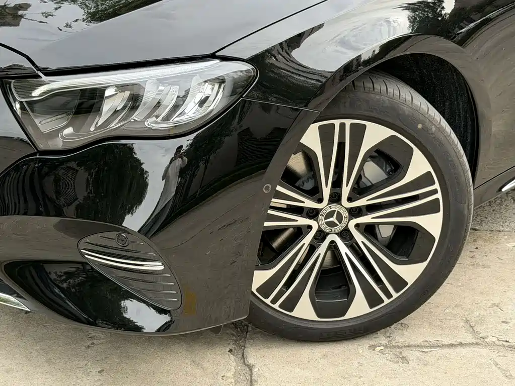 Mercedes-Benz E-Class — миниатюра 15