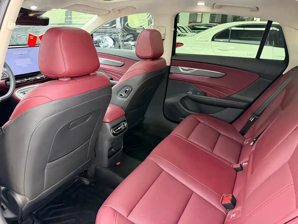 Hongqi Hongqi H5 — миниатюра 18