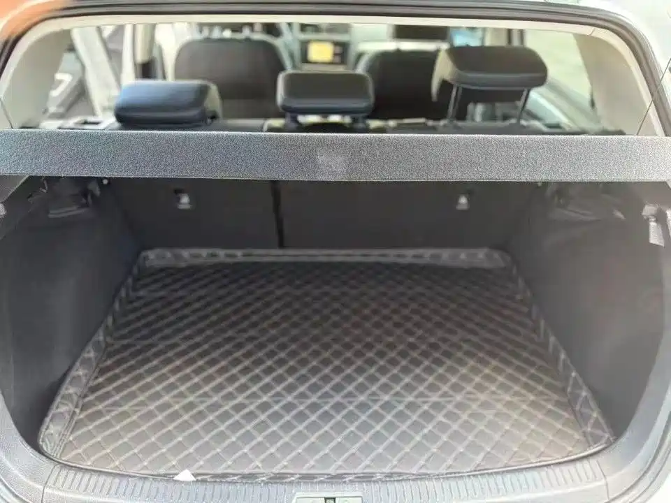 Volkswagen Golf EV — миниатюра 13
