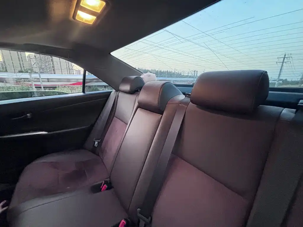 Toyota Camry — миниатюра 14