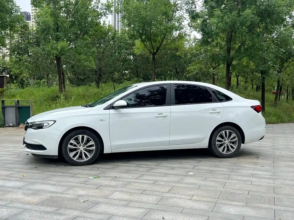 Buick Excelle — миниатюра 2