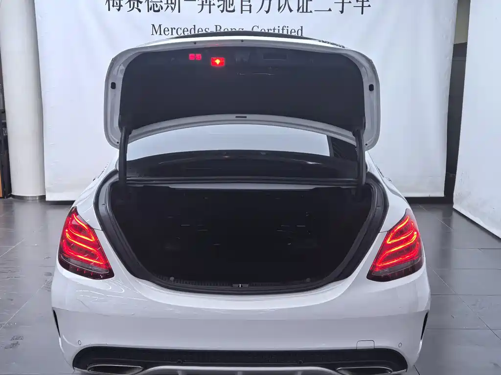 Mercedes-Benz C-Class — миниатюра 16
