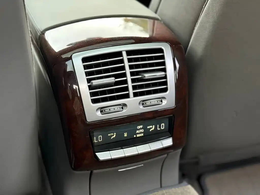Mercedes-Benz S-Class — миниатюра 12