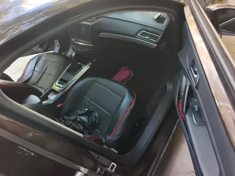 Peugeot 408 — миниатюра 8
