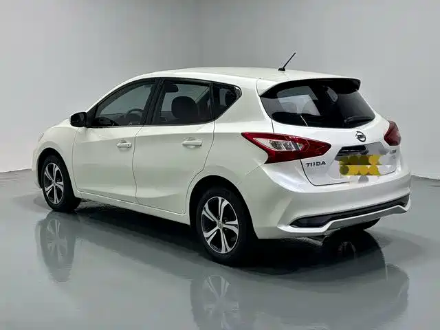 Nissan Tiida — миниатюра 13