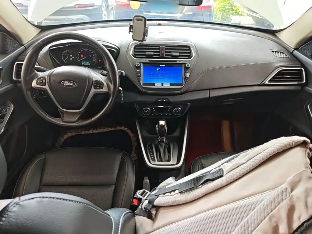 Ford Escort — миниатюра 10