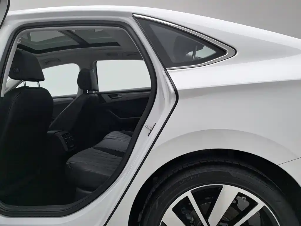 Volkswagen Sagitar — миниатюра 15